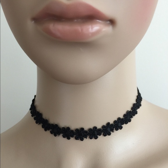 Black Choker - Picture 2 of 3